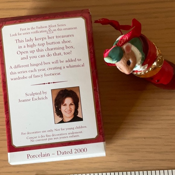 1st in new Hallmark Collectors Series from 2000, Fashion Afoot - Picture 6 of 6